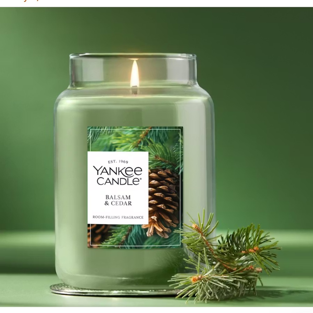 Yankee Candle Balsam & Cedar Forest Green 22 oz Scented Candle - Picture 2 of 7